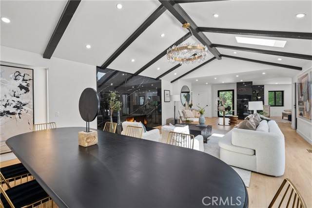 La Canada Flintridge, CA 91011,3985 Hampstead Road