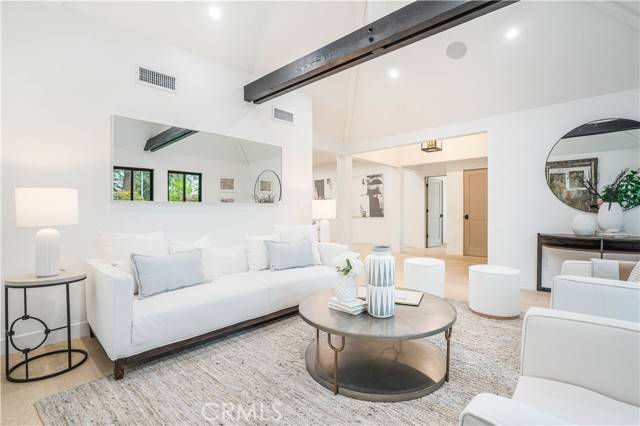 Sherman Oaks, CA 91401,13541 Chandler Boulevard