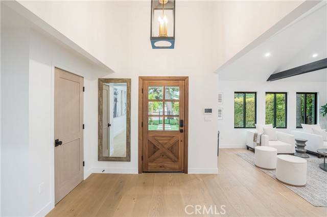 Sherman Oaks, CA 91401,13541 Chandler Boulevard