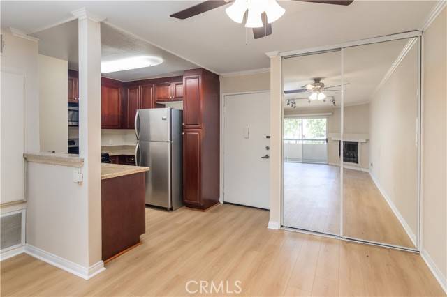 Woodland Hills, CA 91367,21500 Burbank Blvd #126