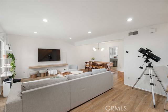 Northridge, CA 91324,9735 Reseda Boulevard #56