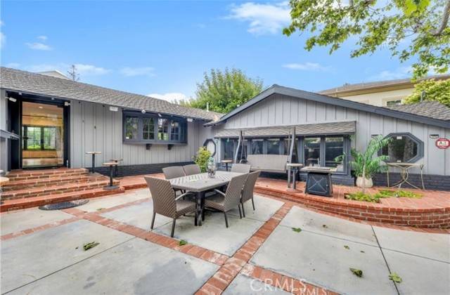 Tarzana, CA 91356,5050 Casa Drive