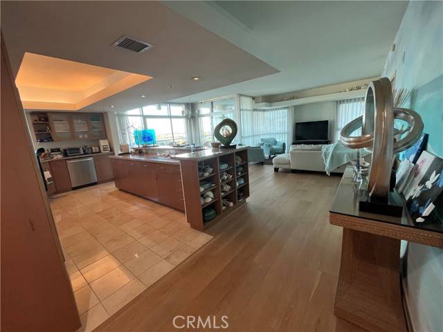 Marina Del Rey, CA 90292,13700 Marina Pointe Drive #924