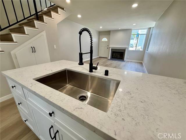 La Crescenta, CA 91214,3075 Foothill Boulevard #110