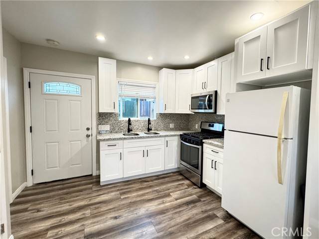 Granada Hills, CA 91344,10616 Amestoy Avenue