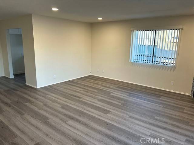 Valley Village, CA 91607,4717 Ben Avenue #210