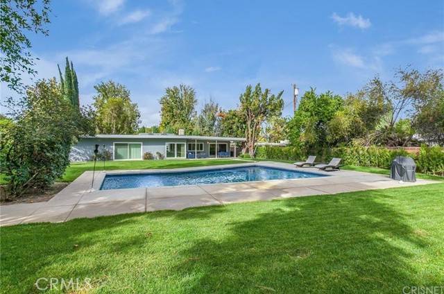 Woodland Hills, CA 91367,6236 Capistrano Avenue