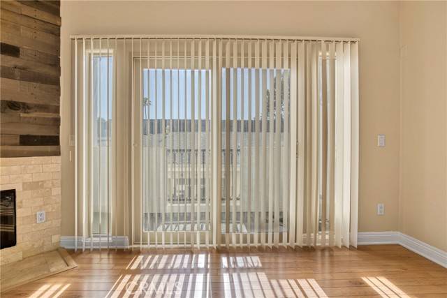 Studio City, CA 91406,12916 MOORPARK Street #204