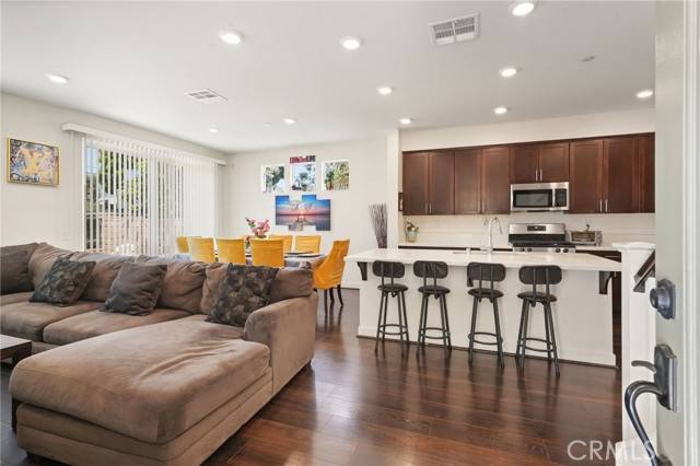 San Fernando, CA 91340,12827 W Hemingway Drive