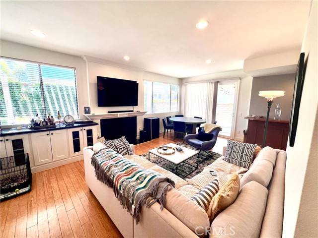 Agoura Hills, CA 91301,29028 Hollow Oak Court