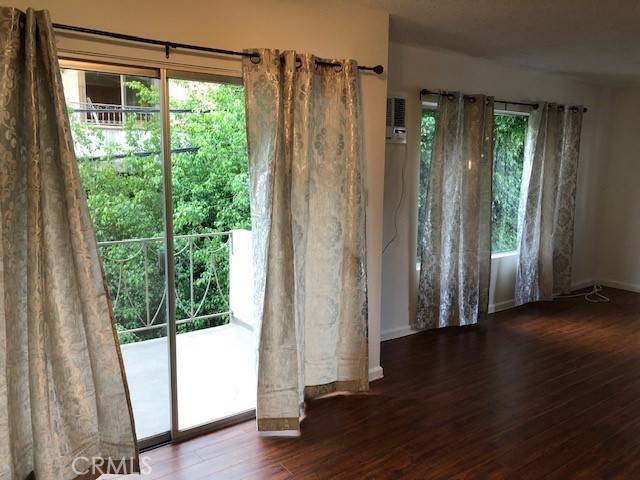 Los Angeles, CA 90025,1607 Greenfield Avenue #8