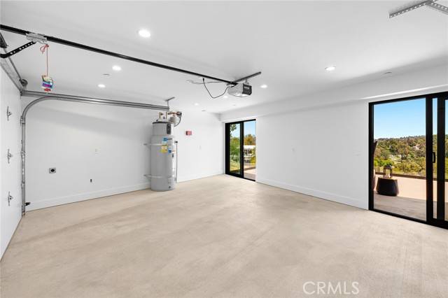 Woodland Hills, CA 91364,5134 Medina Road