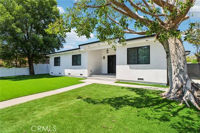 Granada Hills, CA 91344,16729 Chatsworth Street