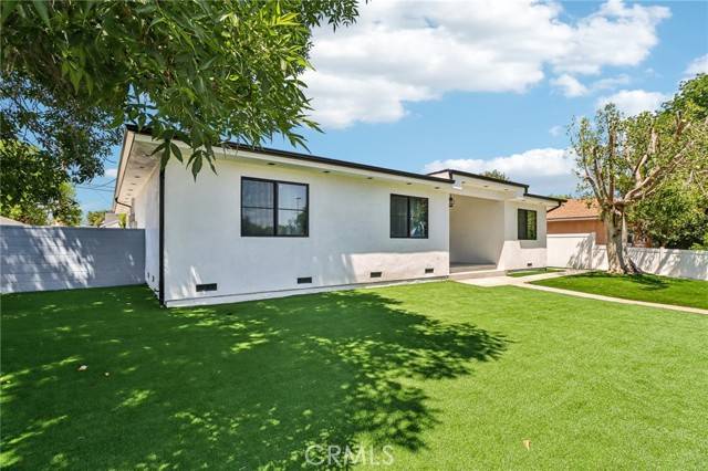 Granada Hills, CA 91344,16729 Chatsworth Street