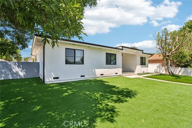 Granada Hills, CA 91344,16729 Chatsworth Street