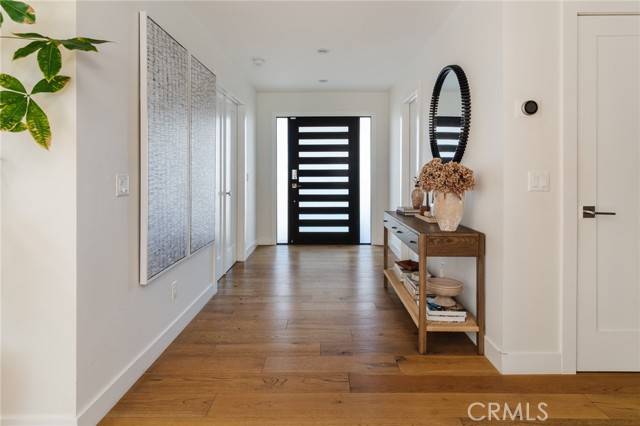 Encino, CA 91436,3554 Alginet Drive