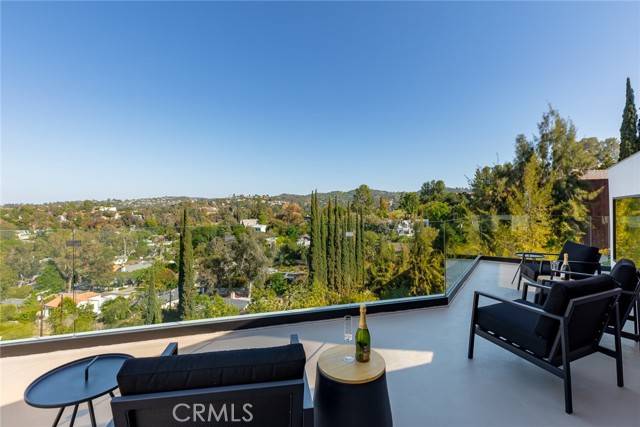 Woodland Hills, CA 91364,5130 Medina Road