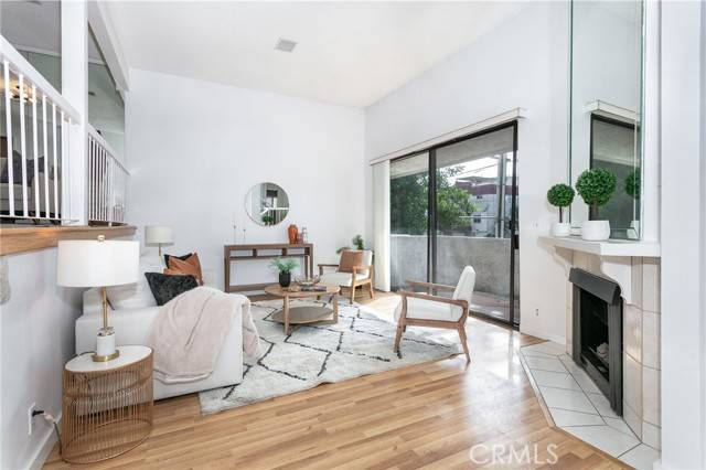 Reseda, CA 91335,18425 Saticoy Street #5