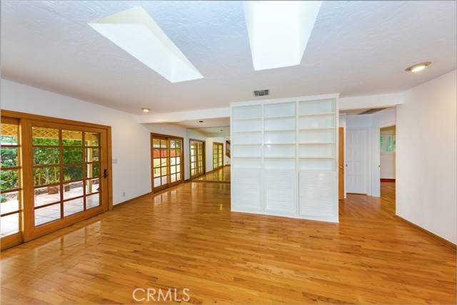 Northridge, CA 91325,8924 Chimineas Avenue