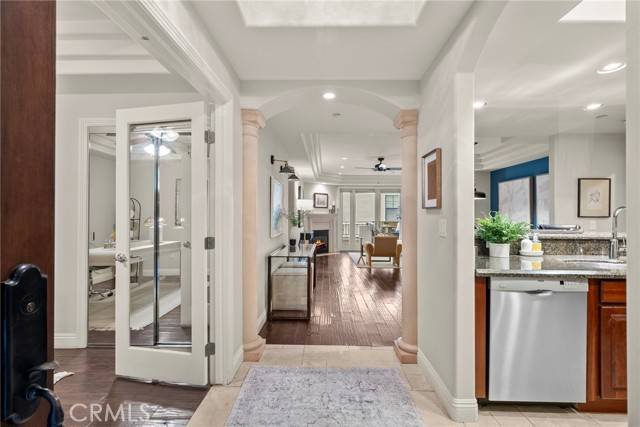 Studio City, CA 91604,12044 Hoffman Street #204