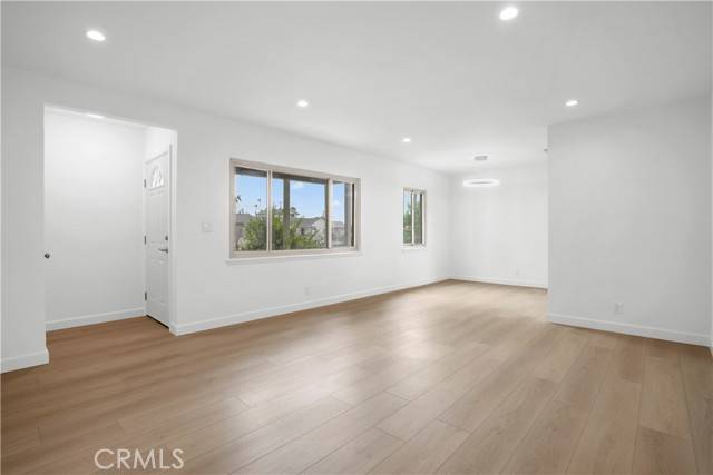 Sun Valley, CA 91352,8331 Sharp Avenue