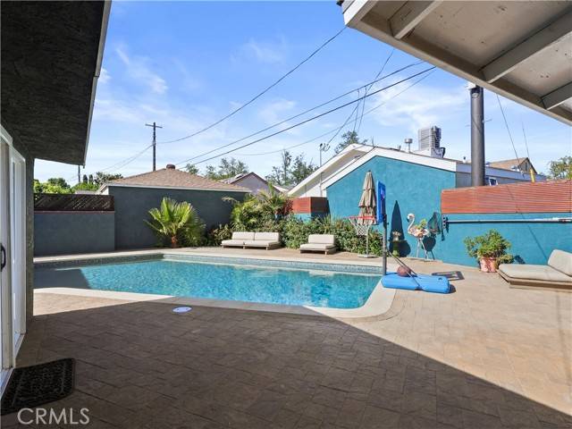 Lake Balboa, CA 91406,8110 Lesner Avenue