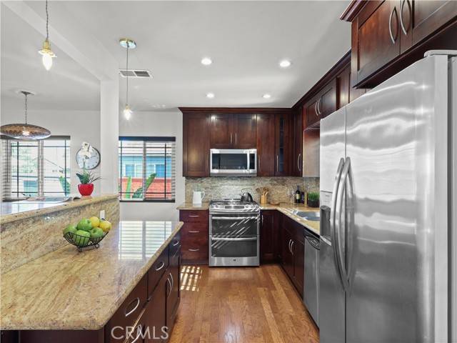Lake Balboa, CA 91406,8110 Lesner Avenue