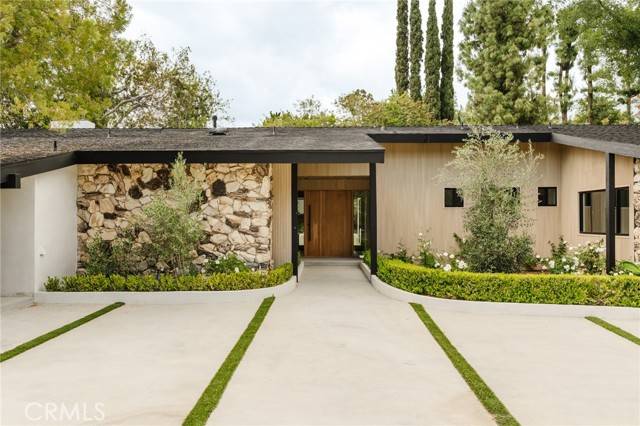 Encino, CA 91316,18155 Lake Encino Drive