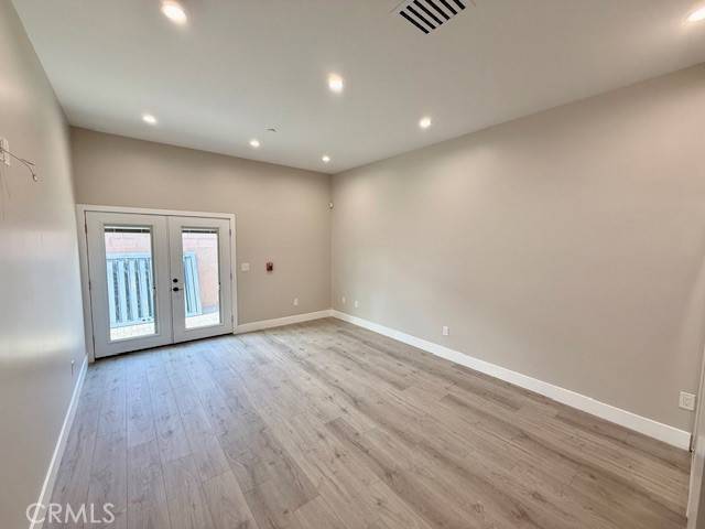 North Hollywood, CA 91605,6940 longridge Avenue