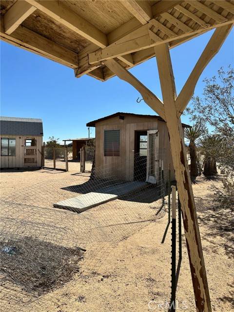 Joshua Tree, CA 92252,65095 Giant Rock Road