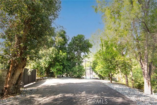 Tarzana, CA 91356,4851 Corbin Avenue