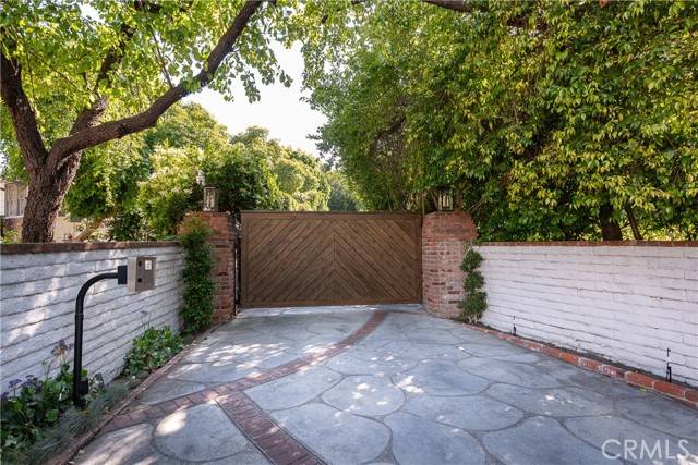 Tarzana, CA 91356,4851 Corbin Avenue