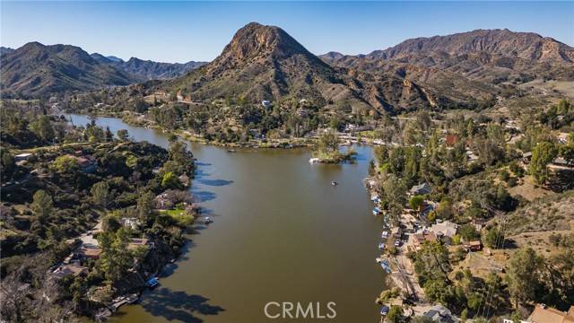Agoura Hills, CA 91301,2106 Lakeshore Drive