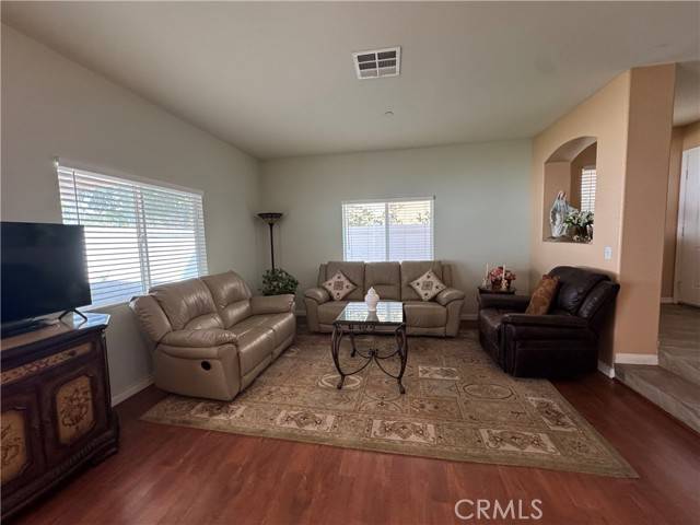 Sylmar, CA 91342,15721 Cobalt Street #118