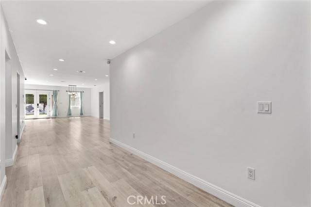 Sherman Oaks, CA 91423,5040 Varna Avenue