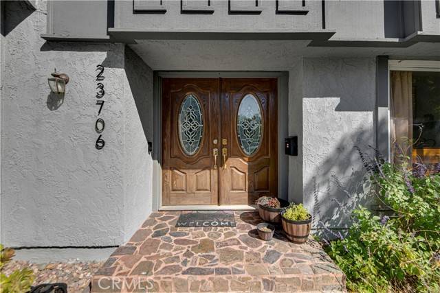 Valencia, CA 91355,23706 Mill Valley Road