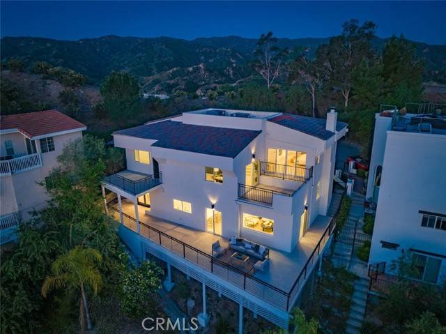Newhall, CA 91321,23835 Bella Vista Drive