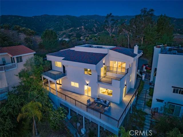 Newhall, CA 91321,23835 Bella Vista Drive