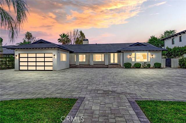 Woodland Hills, CA 91367,22914 Calvert Street