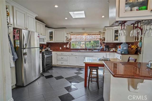Van Nuys, CA 91406,15514 Lull Street