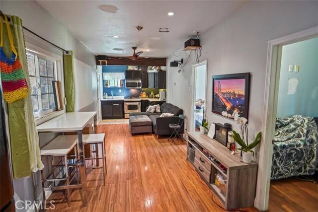 Van Nuys, CA 91406,15514 Lull Street