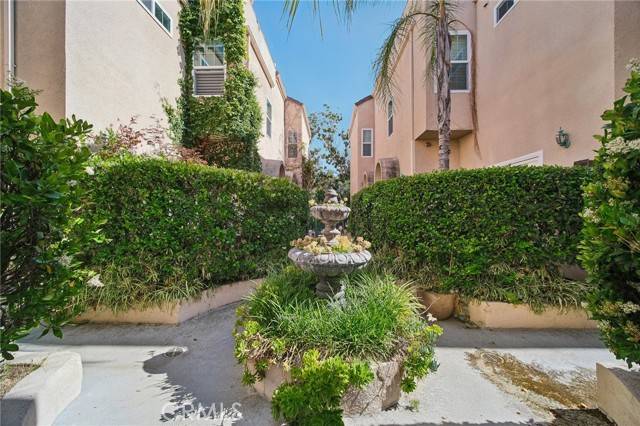 Toluca Lake, CA 91602,10659 Bloomfield Street