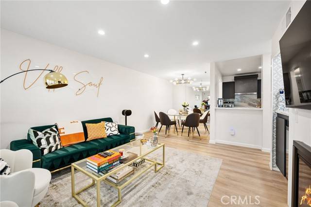 West Hollywood, CA 90069,906 N Doheny Drive #318