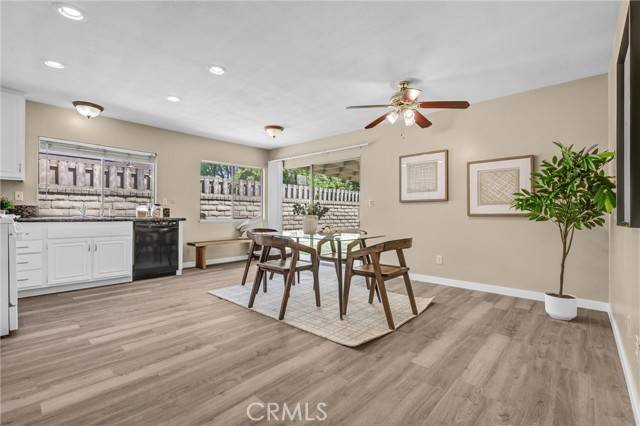 Valencia, CA 91355,25402 Via Jardin
