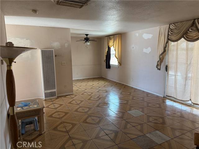Palmdale, CA 93550,438 E Avenue R5