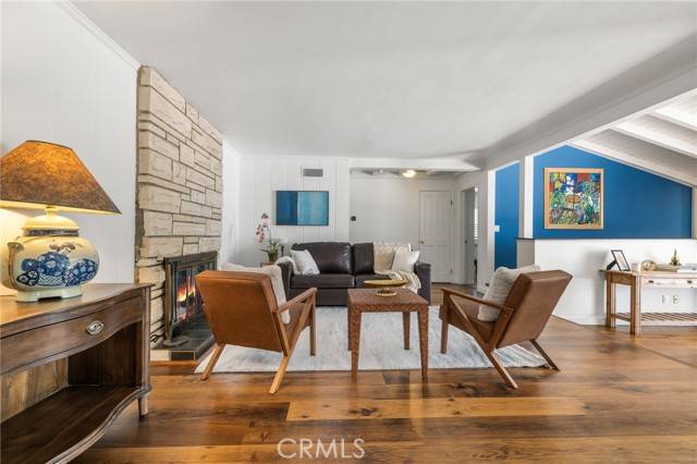 Sherman Oaks, CA 91423,5023 Stern Avenue