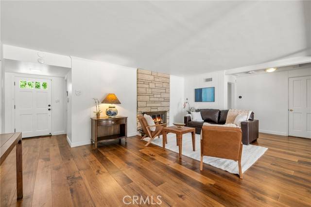 Sherman Oaks, CA 91423,5023 Stern Avenue