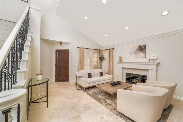 West Hills, CA 91307,7278 Woodvale Court