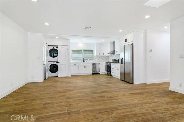 Sherman Oaks, CA 91411,5706 Burnet Avenue