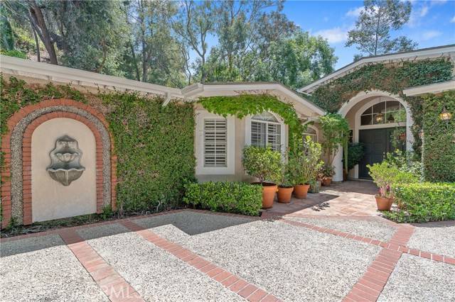 Encino, CA 91436,3818 Hayvenhurst Avenue